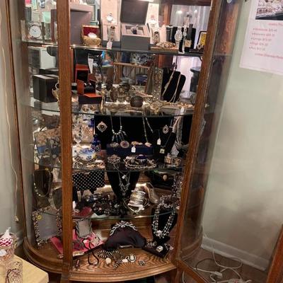 Sale Photo Thumbnail #33