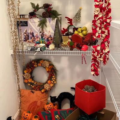 Festive Holiday & Seasonal Décor Featuring Royal Doulton, Nutcrackers & Wreaths