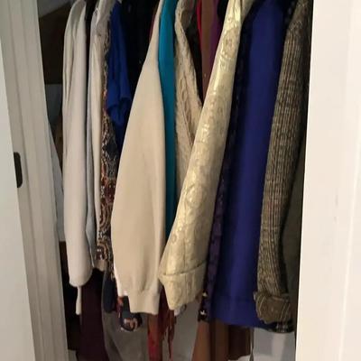 Women’s Clothing, Shoes, Hats & Purses – Featuring Ralph Lauren, Barbour, Tahari & More