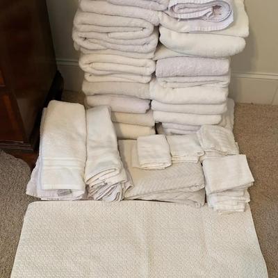 White Bath Towels, Hand Towels, Washcloths & Bathmat