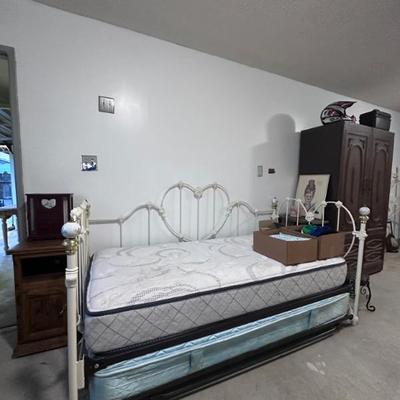 Sale Photo Thumbnail #100