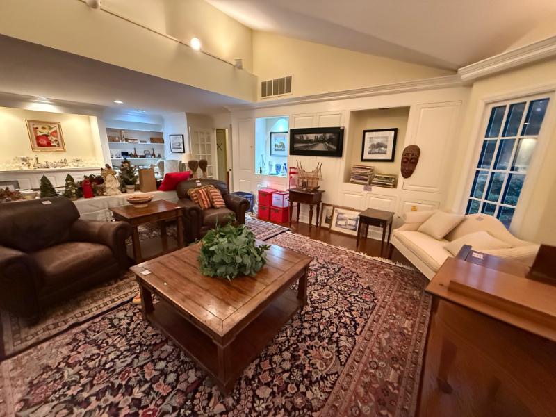 Sale Photo Thumbnail #10