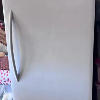 Frigidaire Upright Freezer – Model LFFH20F3QWC – 72”H × 34.5”W × 30.5”D