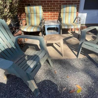 Outdoor Patio & Chair Set - Plastic & Metal