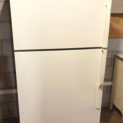 GE Refrigerator 