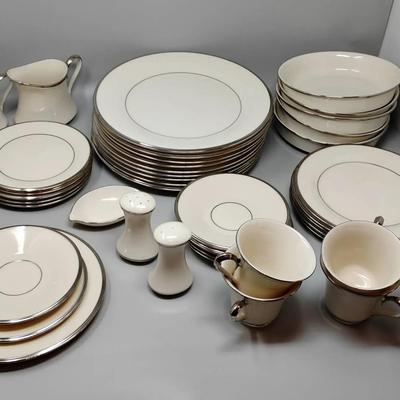 Lenox Solitaire Platinum-rimmed Dining Set 