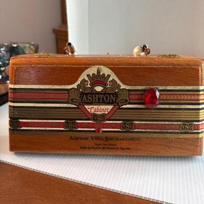 Sale Photo Thumbnail #558