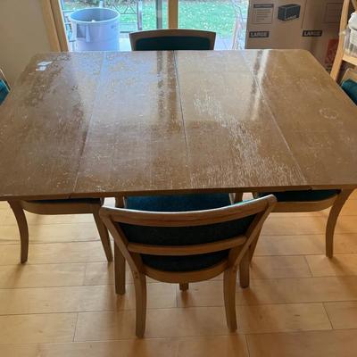 MCM Kitchen Table With 4 Chairs