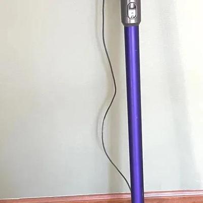 Dyson DC59 Cordless Vacuum Cleaner w/ Charger 