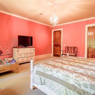 Sale Photo Thumbnail #289