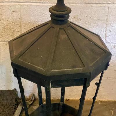 063-CEL: Iron Street Lamp