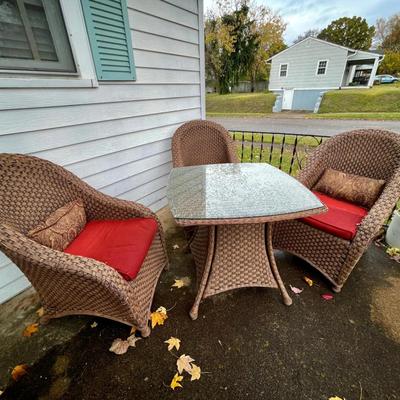 046-PAT: Outdoor Rattan Table & 3 Chairs