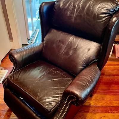 019-LIB: Brown Leather Wingback Recliner