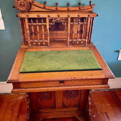 007-DR: Victorian Captain’s Davenport Desk 