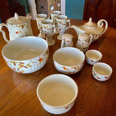 023-DR: Vintage Autumn Leaf Dishes