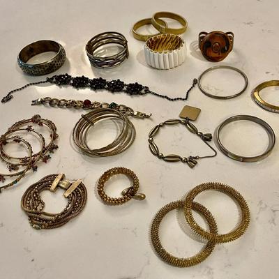 073-J: Bracelet Collection