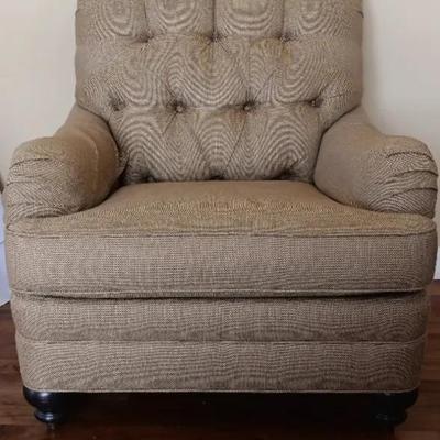 Sale Photo Thumbnail #19: Lot 1 Ethan Allen Club Chair In Camel 