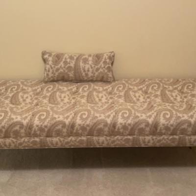 Sale Photo Thumbnail #14: Ethan Allen Floral Cushioned Bench W/ Matching Pillow