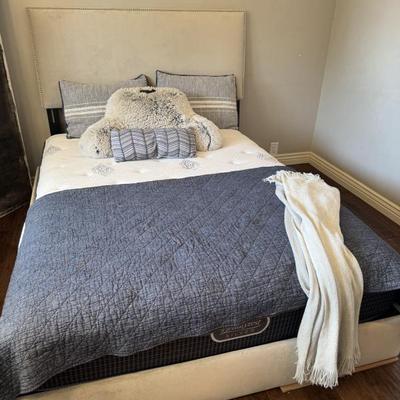 Sale Photo Thumbnail #196