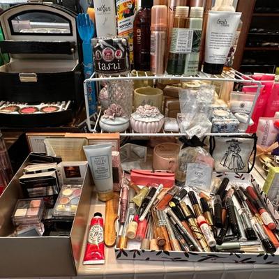 Sale Photo Thumbnail #701