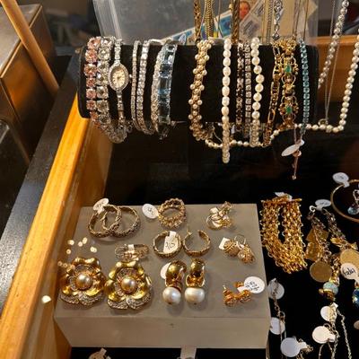 Sale Photo Thumbnail #138