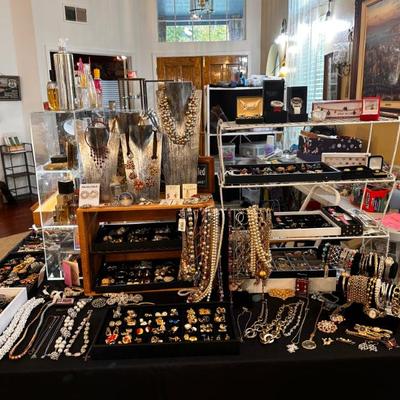 Sale Photo Thumbnail #153