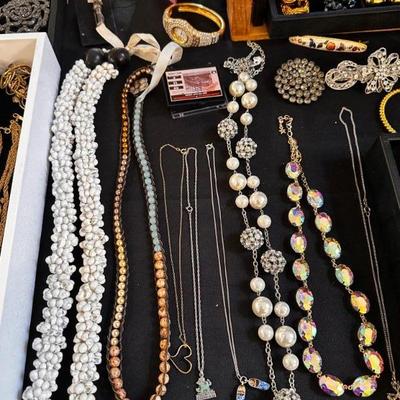 Sale Photo Thumbnail #158