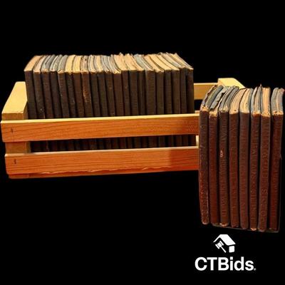 PU102 - 29 Vintage "Little Leather Library" Books