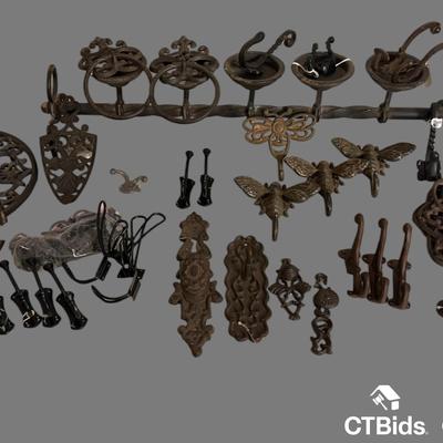 DS112 - Rustic Cast Iron Hardware and Decorative Wall Hook Collection