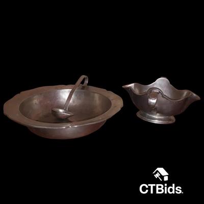 DS221 - Match Italian Pewter Gray Boat And Serving Bowl