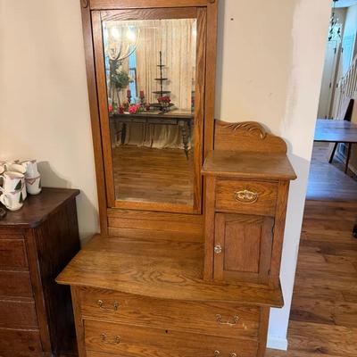 PU301 - Antique Dressing Vanity