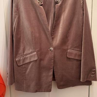 Sale Photo Thumbnail #565