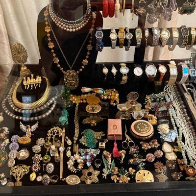 Sale Photo Thumbnail #359