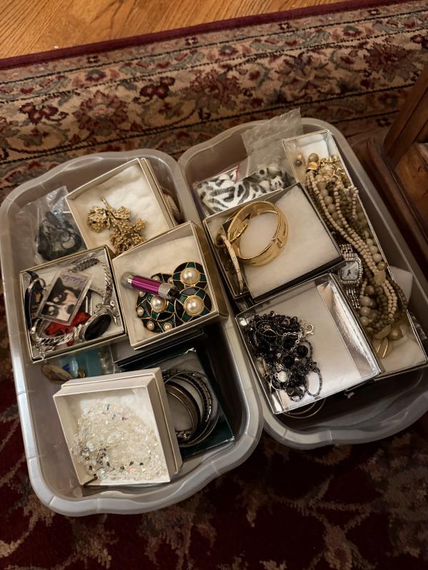 Sale Photo Thumbnail #70