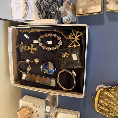 Sale Photo Thumbnail #46