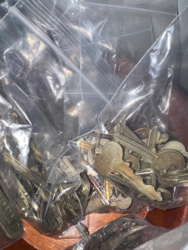 Sale Photo Thumbnail #384