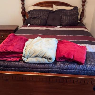Queen Bedding And Throw Blankets