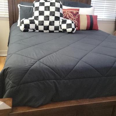 Clairfield Tobacco Dark Wood Full Size Bed