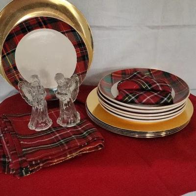 Holiday Table Decor Featuring 