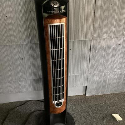 Sale Photo Thumbnail #77: Lasko tower space heater