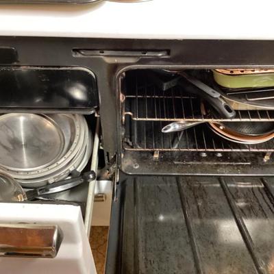 Sale Photo Thumbnail #146: Bakeware