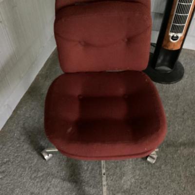 Sale Photo Thumbnail #142: Red desk chair on wheels