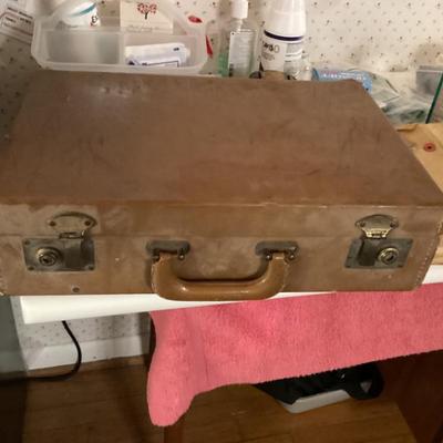 Sale Photo Thumbnail #35: Vintage leather suitcase
