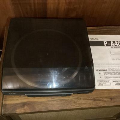 Sale Photo Thumbnail #79: Teacp a400 turntable