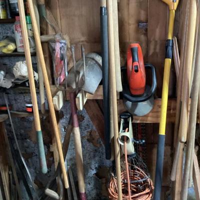 Sale Photo Thumbnail #64: Yard tools extension cord