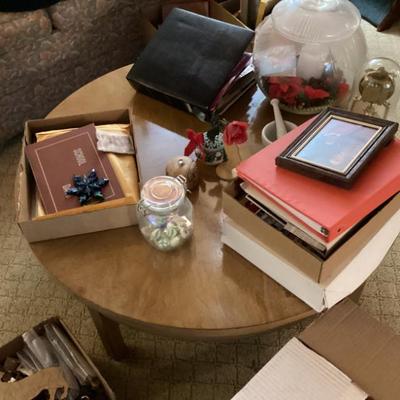 Sale Photo Thumbnail #13: Mid century coffee table