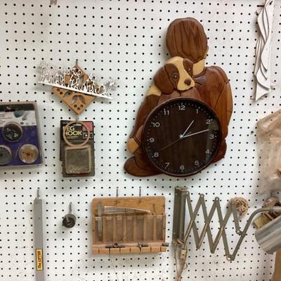 Sale Photo Thumbnail #22: Puppy dog hand carved clock