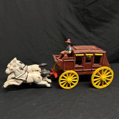 Cast Iron Horse Drawn Stagecoach 