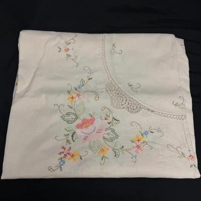 Lovely Vintage Embroidered Tablecloth