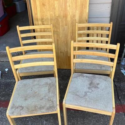 Light Wood Table And Chairs
